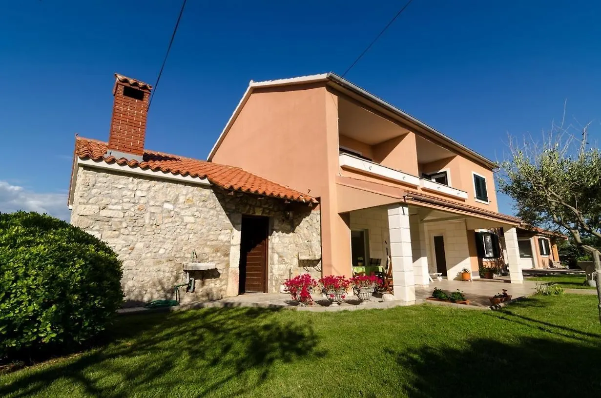 اتصالات Apartments With A Parking Space Nin, Zadar - 11900 