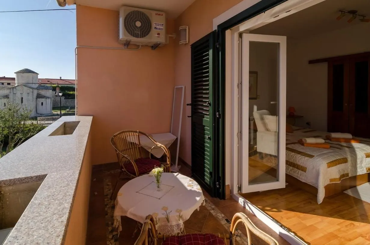 Apartments With A Parking Space Nin, Zadar - 11900